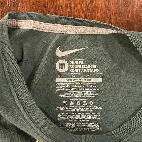 Nike women’s Oregon University of Oregon U of O tee shirt medium - Picture 2 of 3